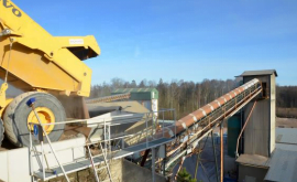 The replacement of fuel oil with biofuel to reduce carbon dioxide emissions and avoid risk of soil contamination